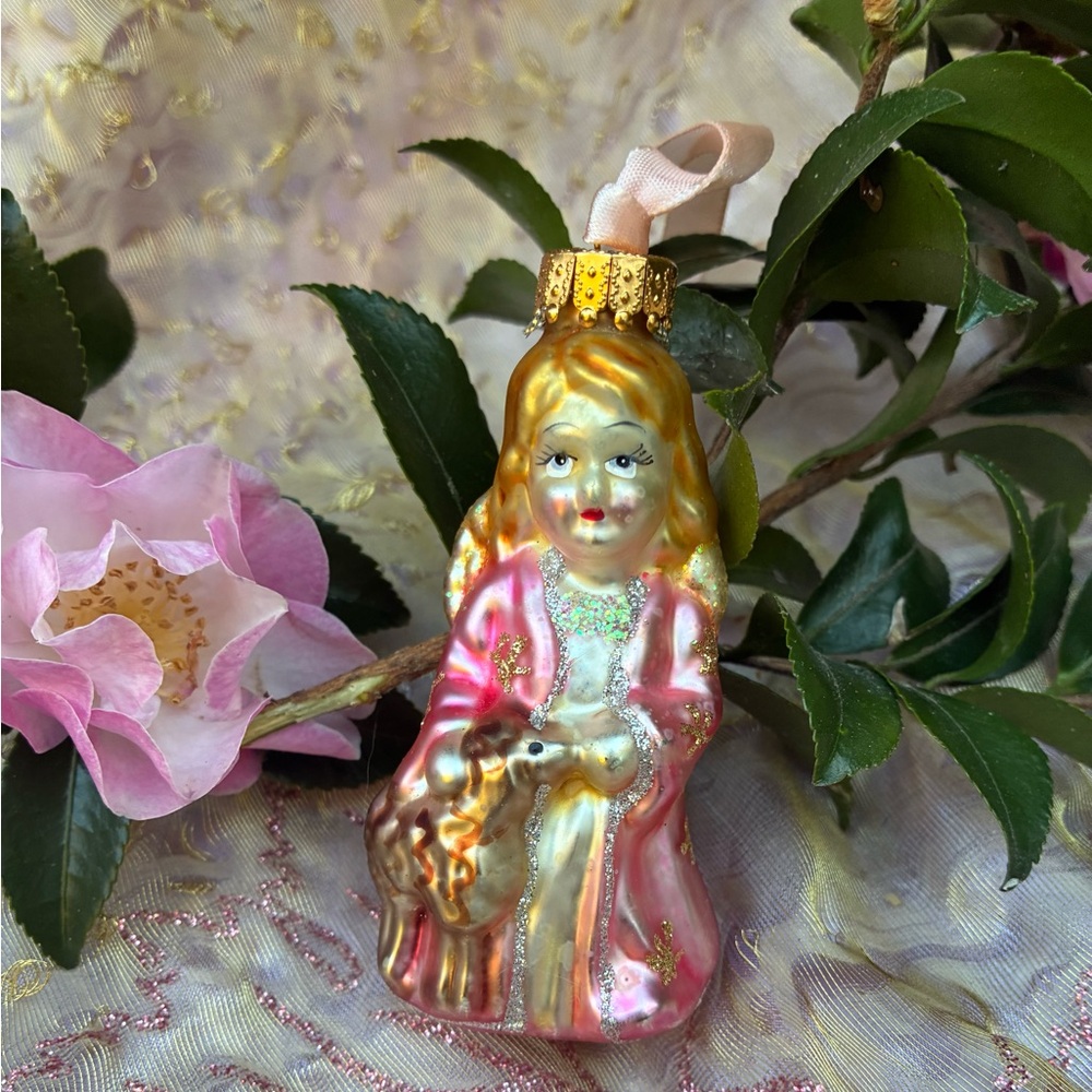 🌸 Vintage Pink Angel Ornament – Glass Figure with Lamb